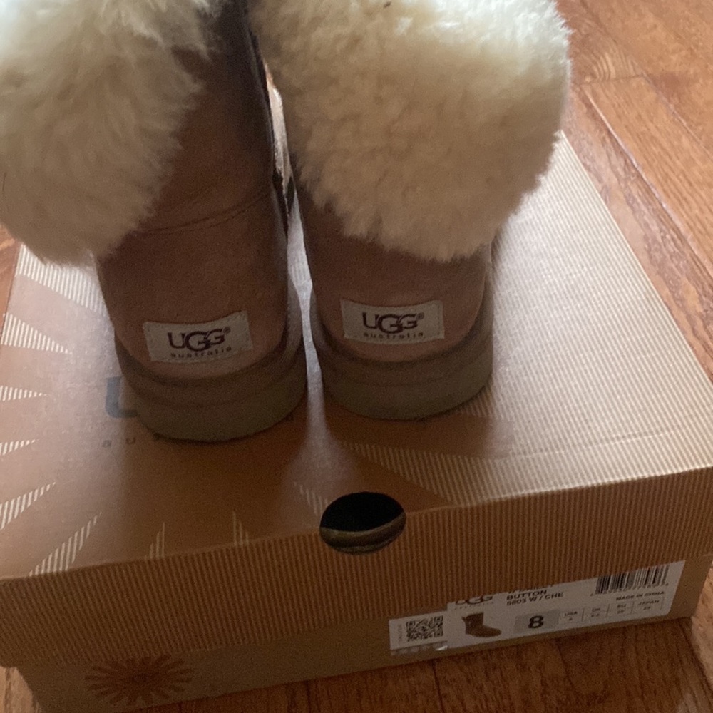 Ugg Australia Bailey Button - Picture 3 of 7